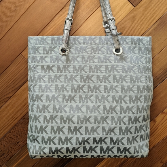 Michael Kors tote purse - Picture 2 of 5